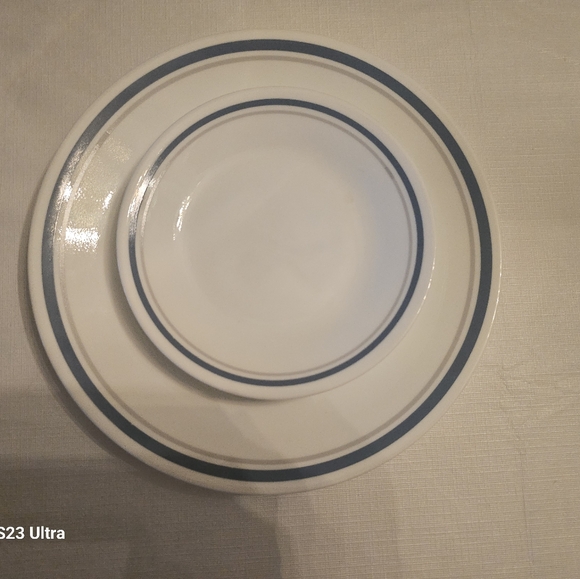 Corelle Corning INDIGO (4) Dinner Plates 10 1/4" & (4) Salad Plates 6 1/2" - Picture 12 of 12